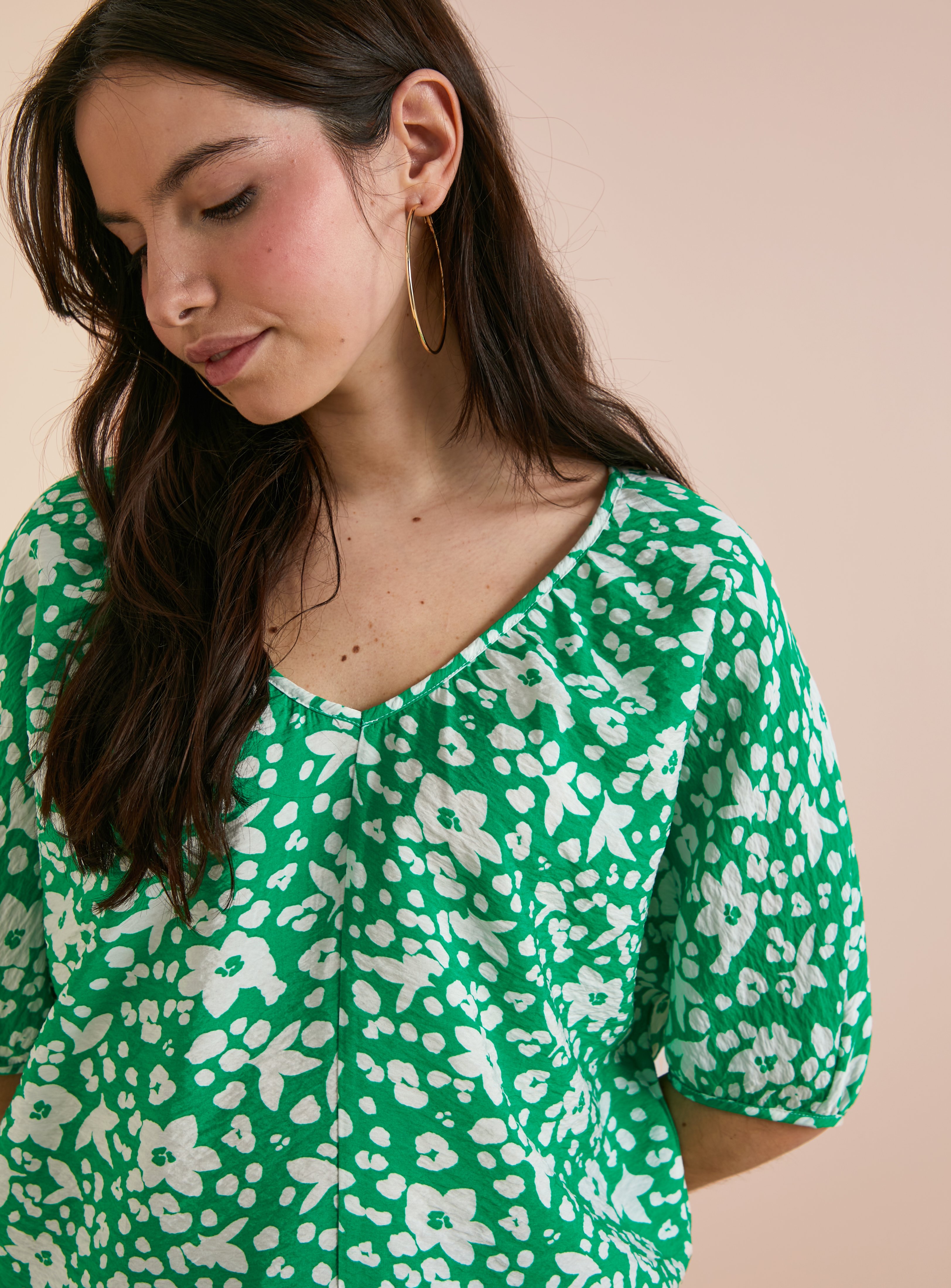 Everbelle Green Dotty Floral Relaxed Woven Top 12 - Image 3 thumbnail